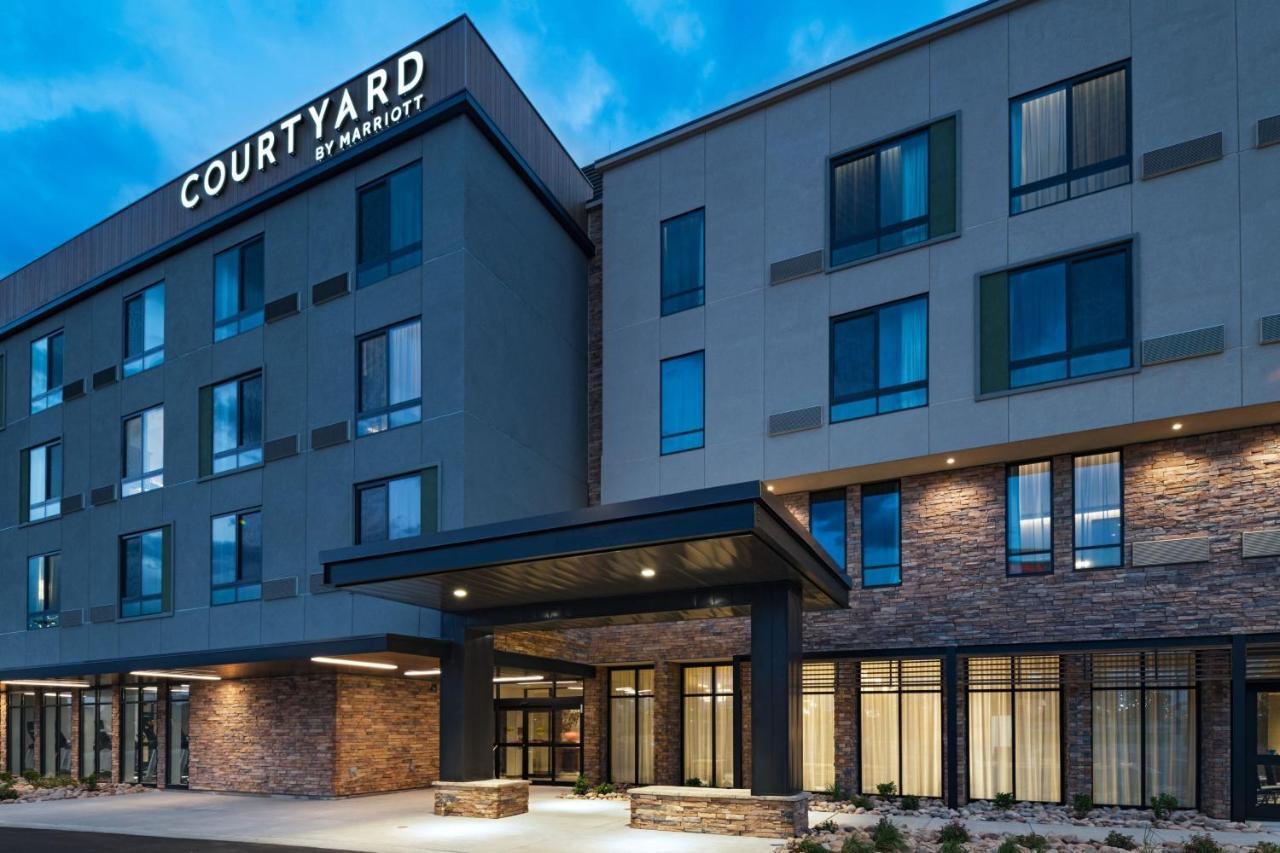Courtyard By Marriott Colorado Springs North, Air Force Academy Hotell Exteriör bild
